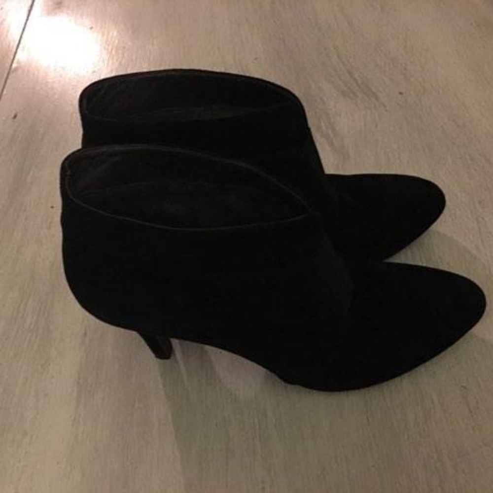 Boots - Picture 2 of 4